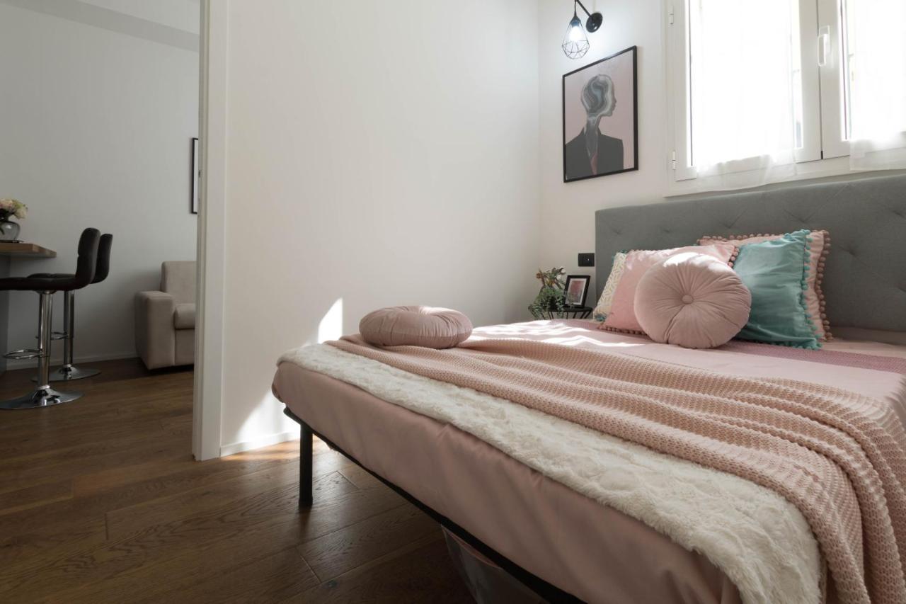Duomo Heartbeat Studio - Via Disciplini ミラノ エクステリア 写真